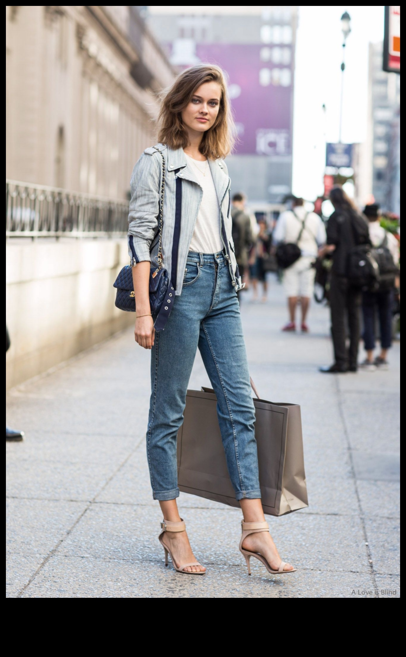 City Chic תלבושות מודרניות לאישה האורבנית 5 סיטי שיק: תלבושות מודרניות המותאמות לחיים עירוניים