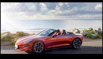 Acceleration Elegance: המהירות החיננית של מכוניות ספורט אייקוניות