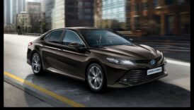 אקו-לוחמים על גלגלים: ההשפעה הסביבתית של מכוניות היברידיות